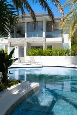 Boutique duplex villa in prime Bo Phut, Koh Samui – private garden, communal pool & flexible ownership — photo 4