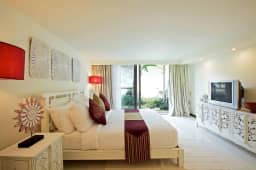 Beachfront 4-bedroom villa with infinity pool, private chef and full staff, Bophut — photo 6