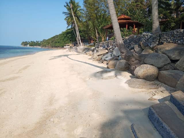 Участок на первой линии — Банг По