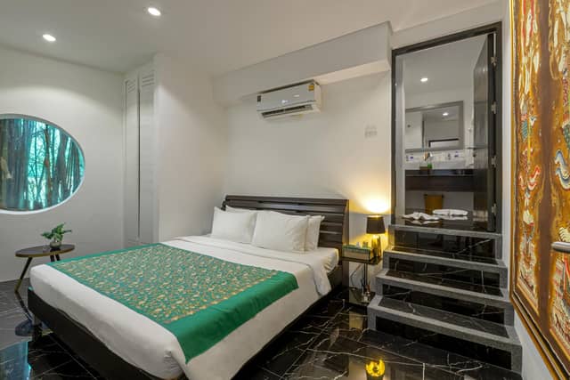 Sea-View 5-Bedroom Villa — Kamala — photo 3