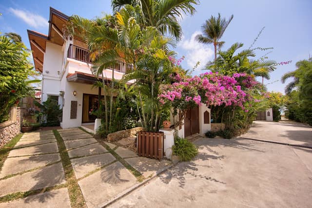 3-Bedroom Villa — Hua Thanon