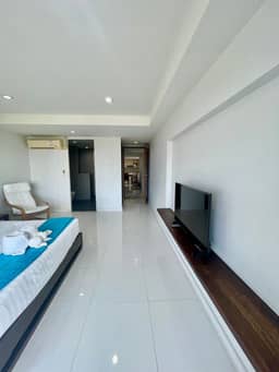 Fully Managed Seaview Condominium in prime location — photo 4