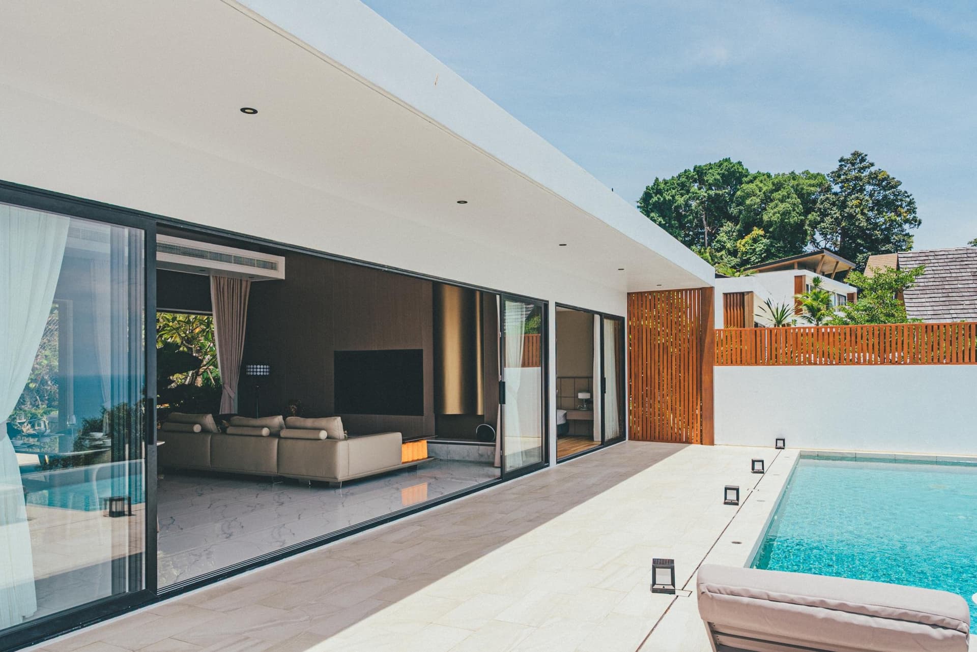 Luxurious 2-Tier Villa | 3 Bed, 3 Bath at Bang Po. — One volume under high ceilings