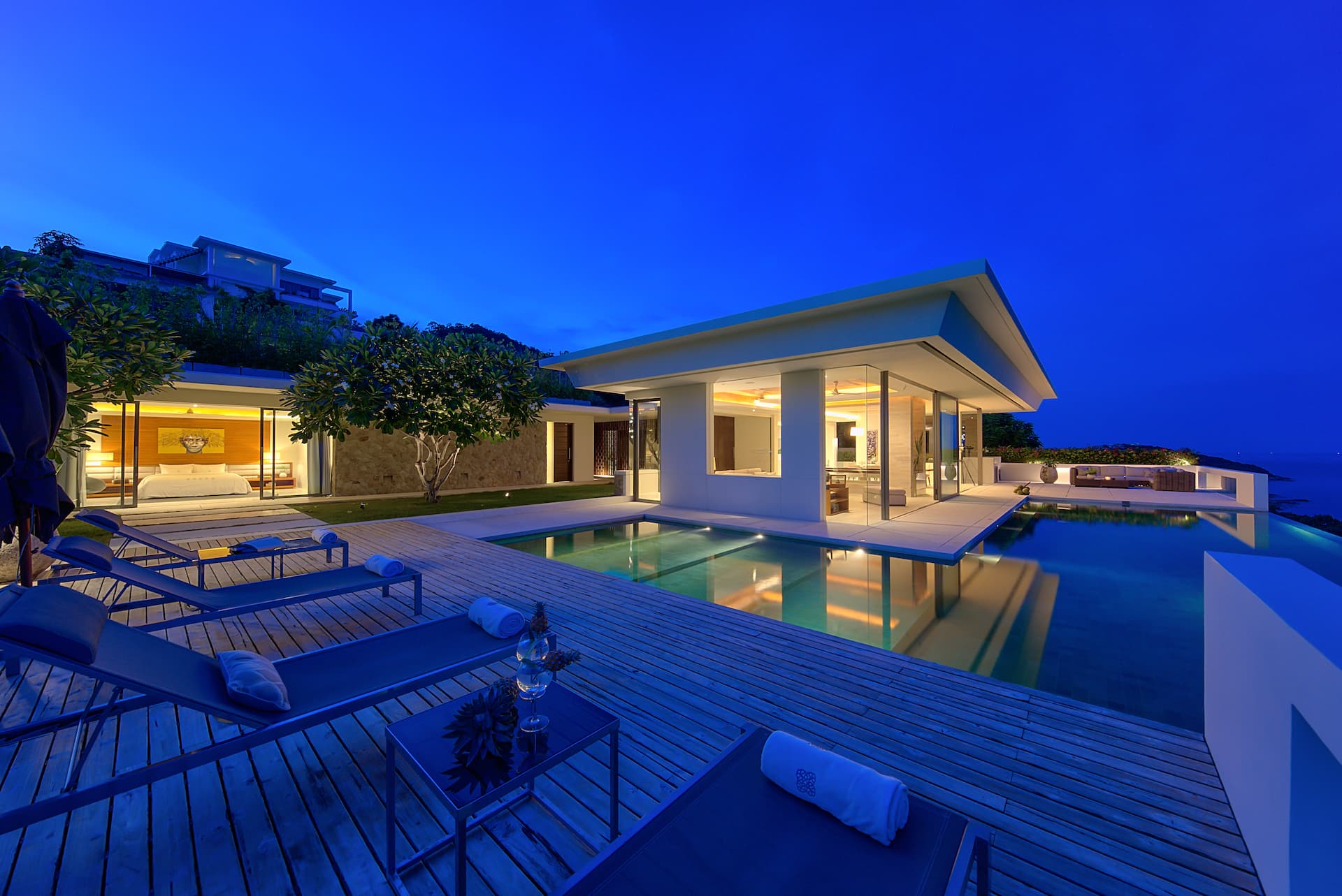 Hillside Sea-View 5-Bedroom Villa — North Chaweng — The pool terrace in the afternoon