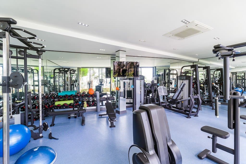 ENGLISH BEAUTIFUL 8 BEDROOMS VILLA — A fitness room of its own