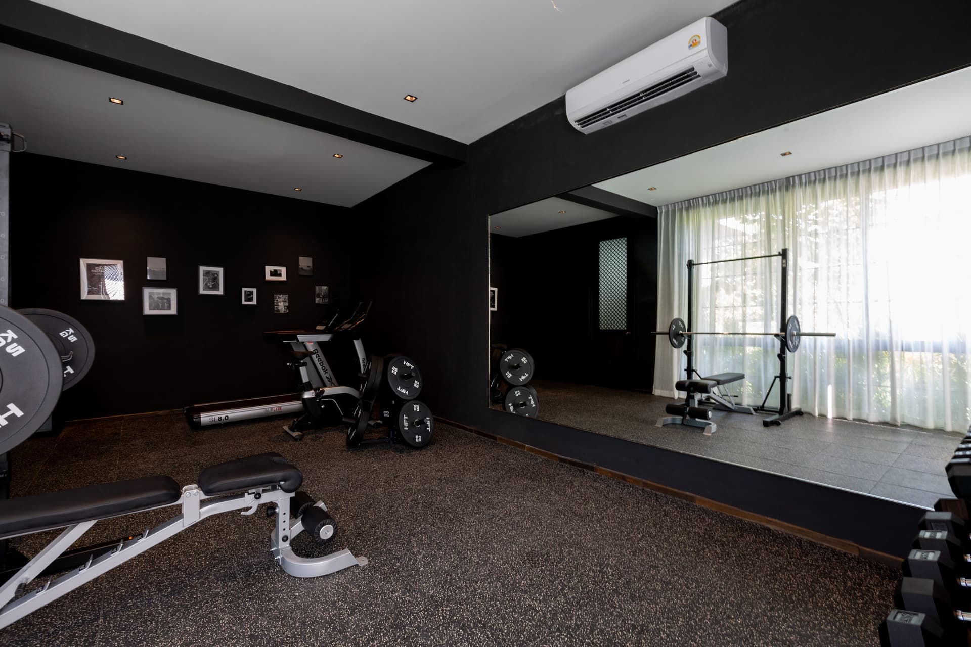 Garden 4-Bedroom Pool Villa — Plai Laem — Training room inside the estate