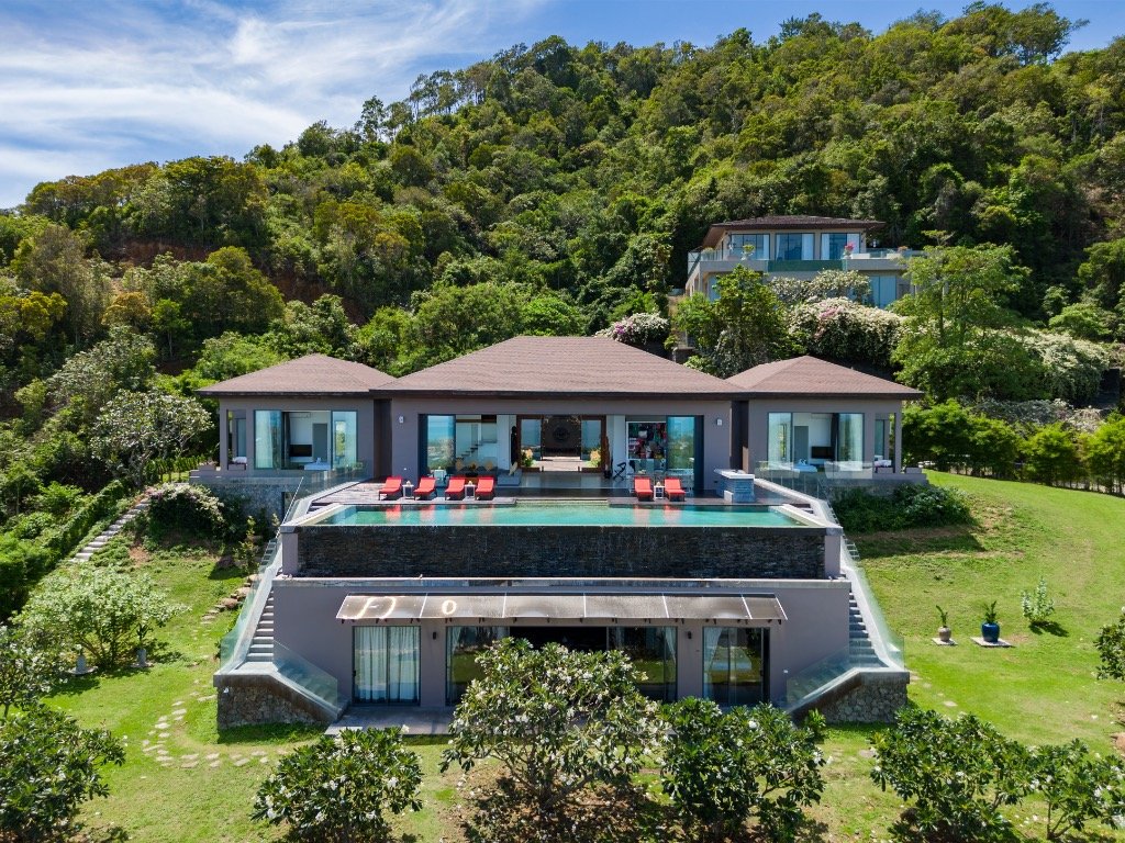 Вилла с бассейном и видом на море, 5 спален — Плай Лаем — 500 м² парадных пространств