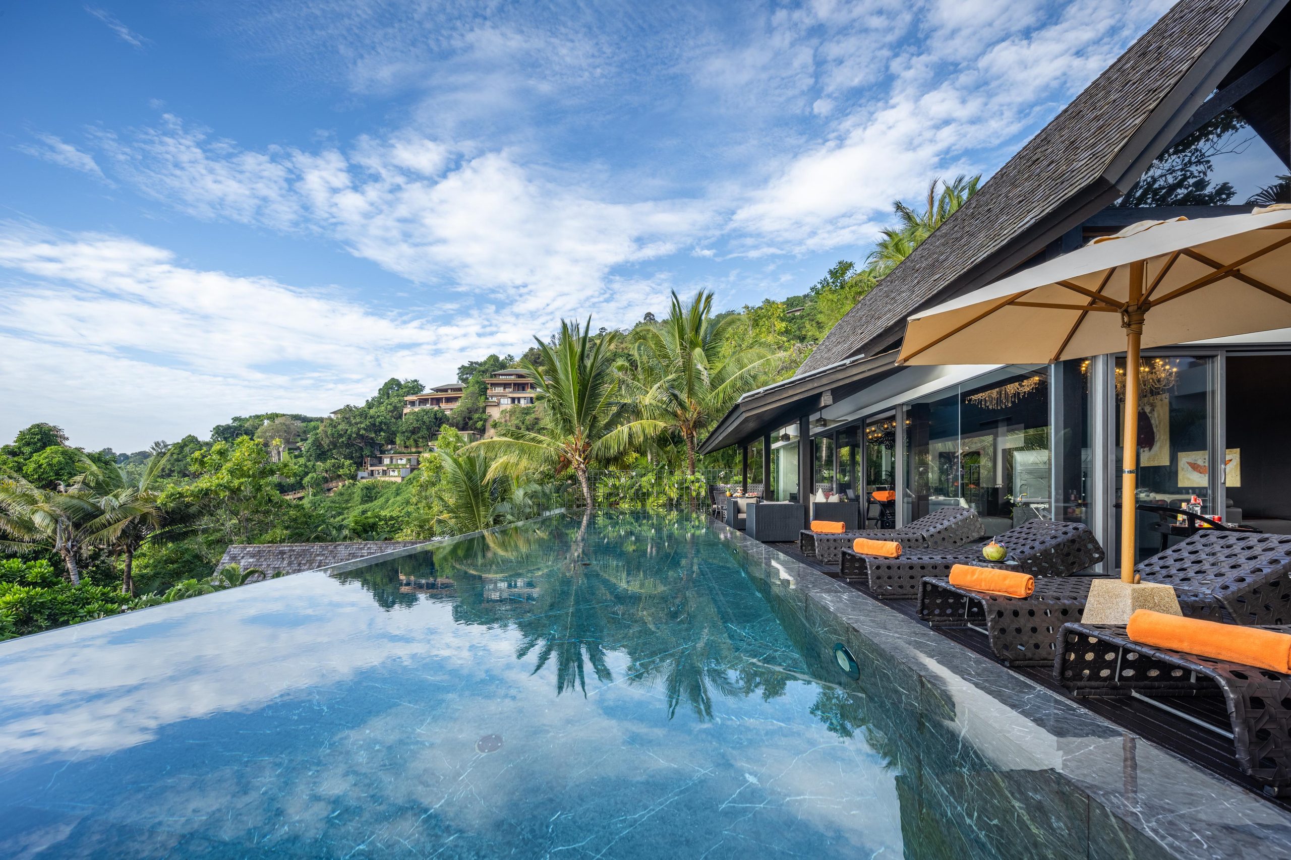 Sea-View 3-Bedroom Villa — Kamala — Open living with the sea in front