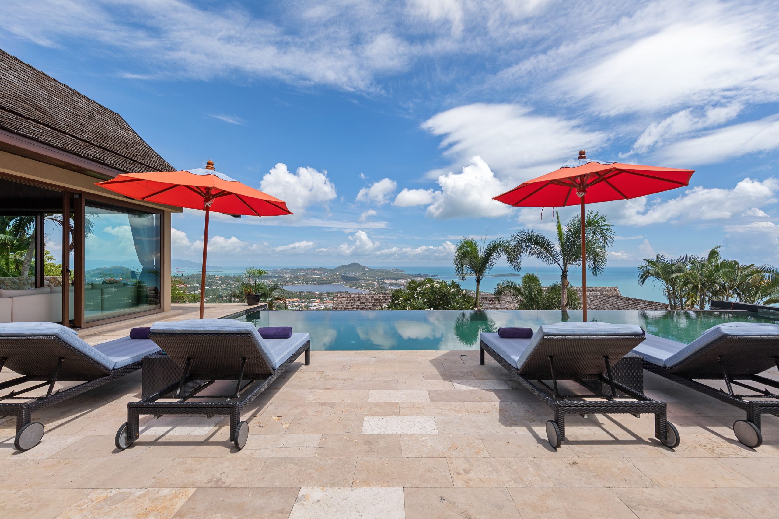 4-Bedroom Villa — Chaweng Noi — A hundred and eighty degrees of coast