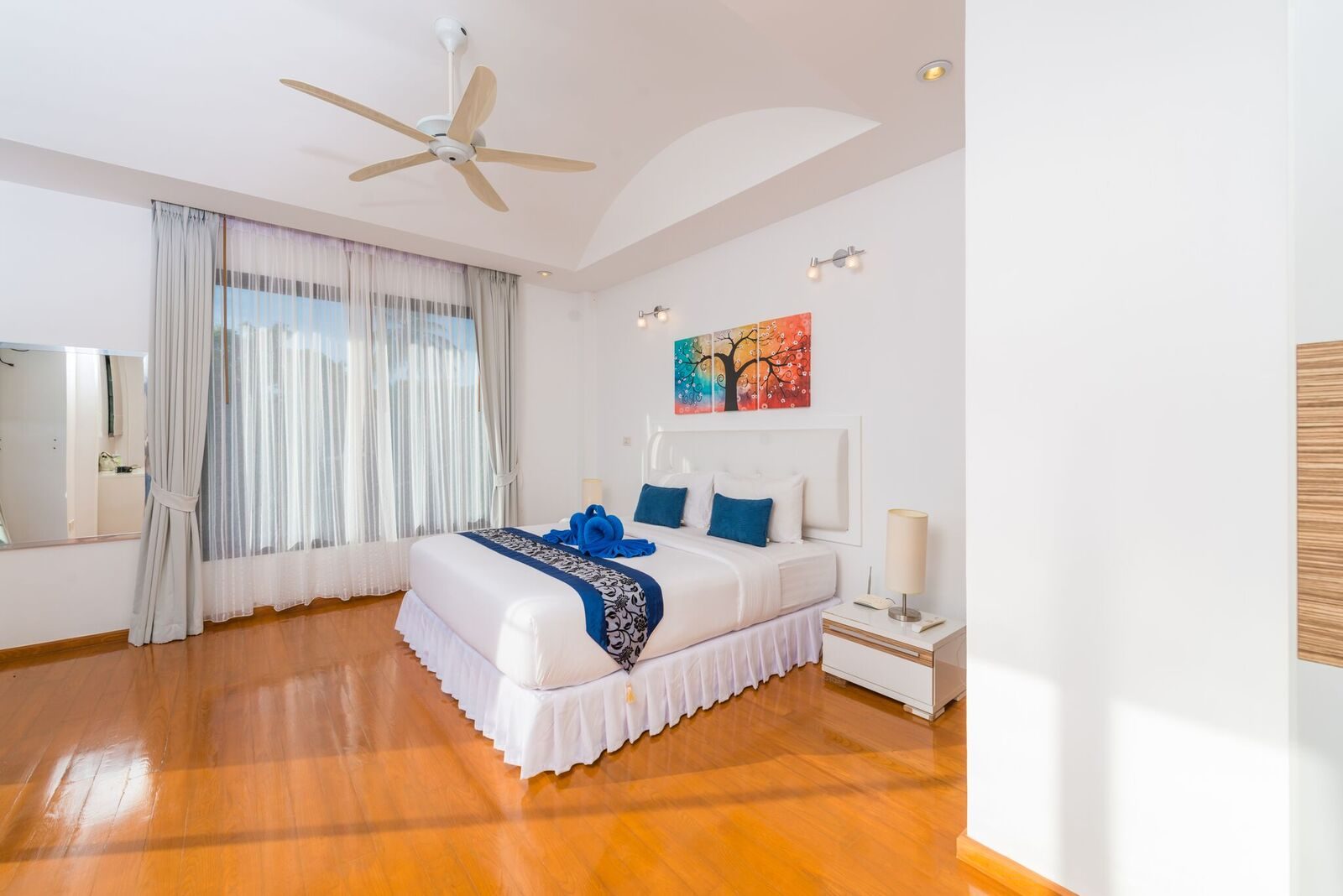 4-Bedroom Villa — Nathon — Glass instead of a wall behind