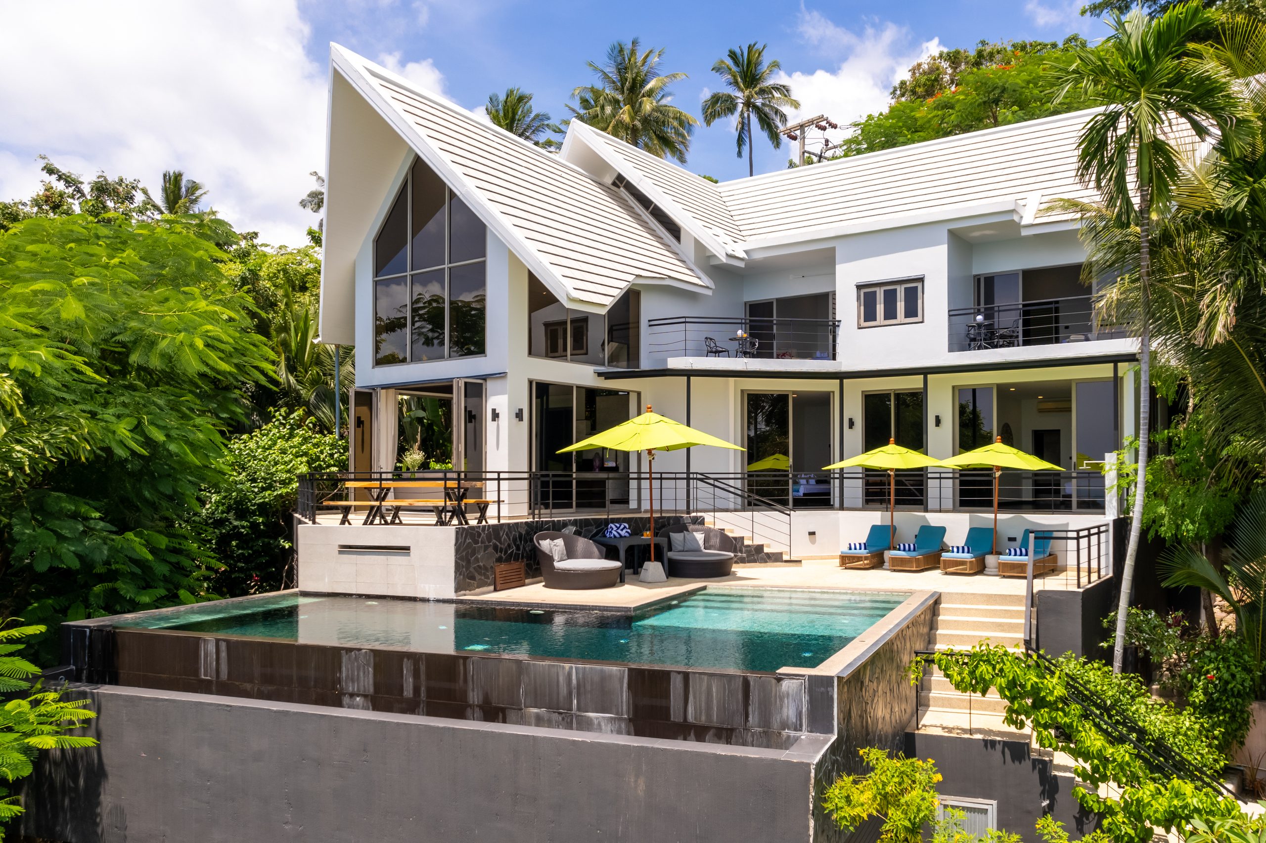 5-Bedroom Villa — Chaweng Noi — Broad enough for doing nothing