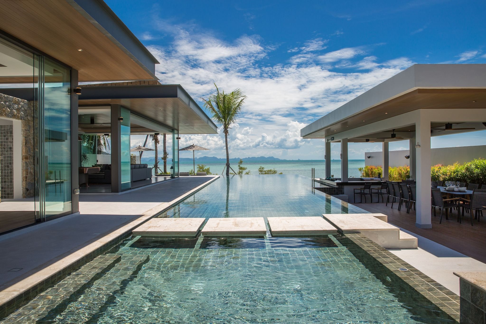 Brand New ultra-luxury 6 bedroom villa — The pool on the sunset side